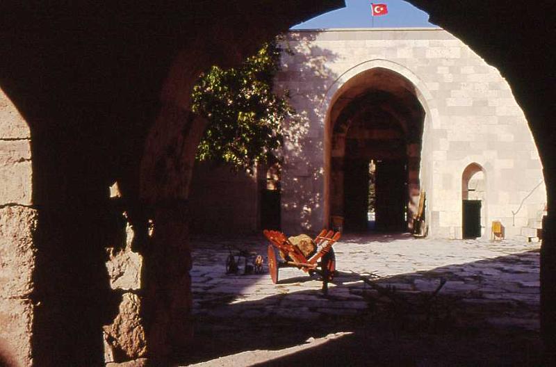 11-Sultanhani (Caravanserraglio),8 agosto 2006.jpg